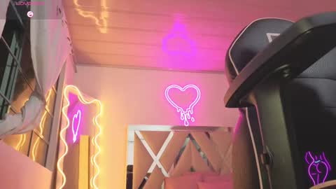 Snapshot of laylafoxy_tay chatting on 10-24-25, 03:14 laylafoxy_tay online show from 10-24-25, 03:14