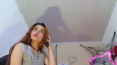 Snapshot of laylafoxy_tay chatting on 10-31-25, 03:35 laylafoxy_tay online show from 10-31-25, 03:35