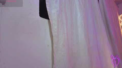 Snapshot of laylafoxy_tay chatting on 11-24-25, 03:28 laylafoxy_tay online show from 11-24-25, 03:28