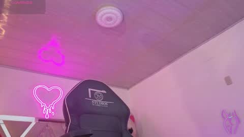 Snapshot of laylafoxy_tay chatting on 11-26-25, 03:07 laylafoxy_tay online show from 11-26-25, 03:07