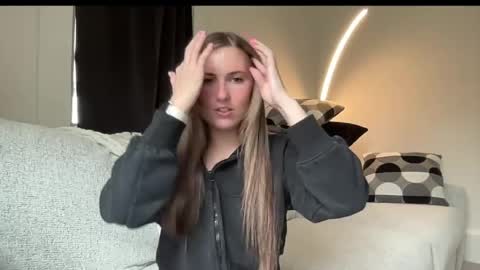 laylahlaylah1 online show from 04-17-26, 01:58