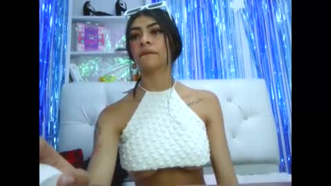 Snapshot of laylahotl chatting on 10-02-25, 04:14 Layla online show from 10-02-25, 04:14