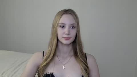 LaylaPretty001 online show from 12-09-24, 06:23