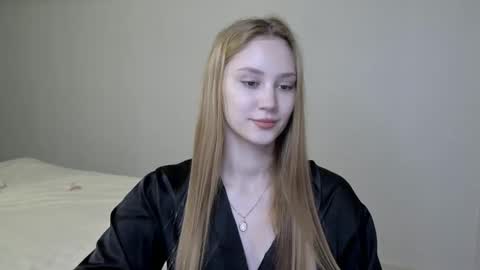 LaylaPretty001 online show from 01-08-25, 05:48