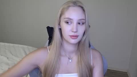 LaylaPretty001 online show from 12-17-25, 05:24