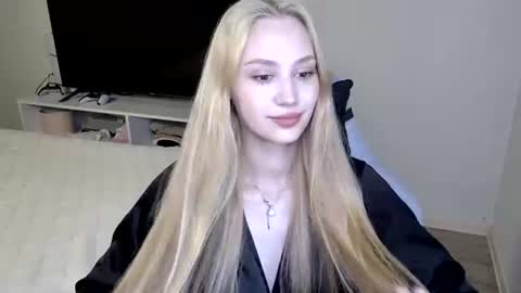 LaylaPretty001 online show from 06-25-26, 05:12