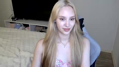 LaylaPretty001 online show from 07-01-26, 04:25