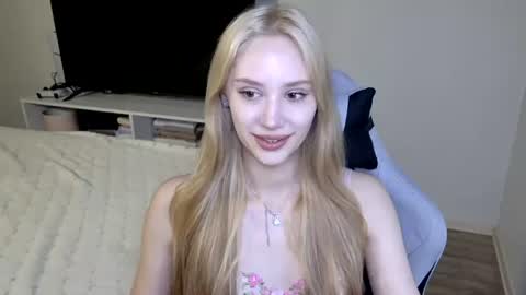 LaylaPretty001 online show from 07-14-26, 04:17