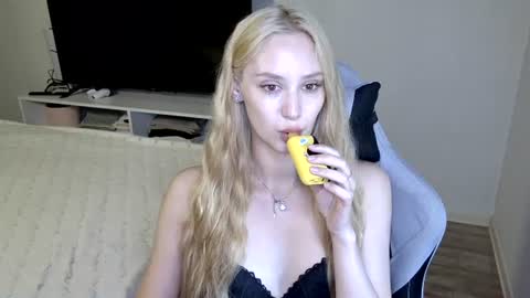 LaylaPretty001 online show from 07-23-26, 04:10
