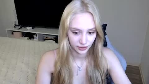 LaylaPretty001 online show from 07-30-26, 04:22