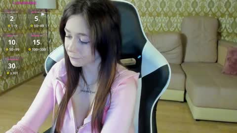 laylaura online show from 05-23-26, 09:13