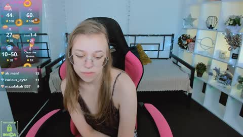 Snapshot of layriantavee chatting on 12-30-24, 01:14 layriantavee online show from 12-30-24, 01:14