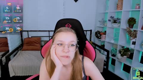 Snapshot of layriantavee chatting on 01-08-25, 07:13 layriantavee online show from 01-08-25, 07:13