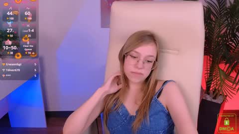 Snapshot of layriantavee chatting on 01-27-25, 01:30 layriantavee online show from 01-27-25, 01:30