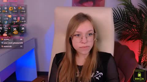 Snapshot of layriantavee chatting on 01-28-25, 10:23 layriantavee online show from 01-28-25, 10:23