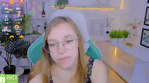 Snapshot of layriantavee chatting on 01-29-25, 07:04 layriantavee online show from 01-29-25, 07:04