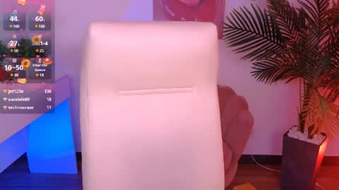 Snapshot of layriantavee chatting on 02-05-25, 01:00 layriantavee online show from 02-05-25, 01:00