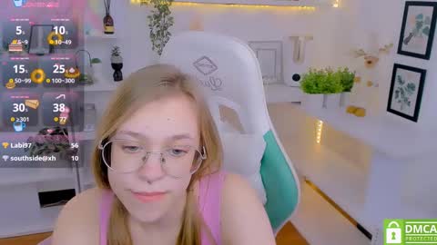 Snapshot of layriantavee chatting on 02-10-25, 01:01 layriantavee online show from 02-10-25, 01:01