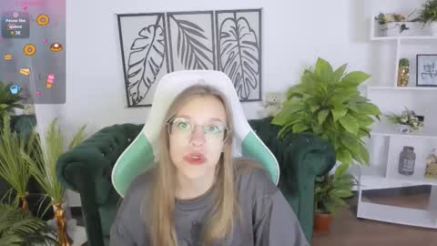 layriantavee online show from 09-18-25, 06:04