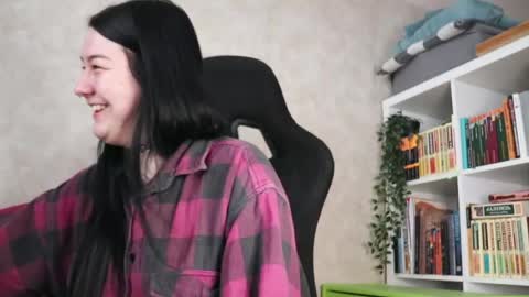 Snapshot of lazynut chatting on 05-16-26, 04:31 Lisa online show from 05-16-26, 04:31