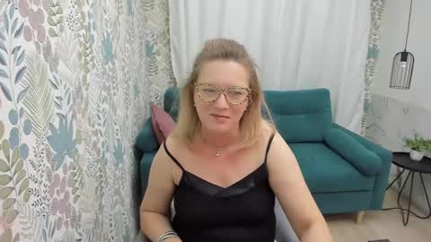 Lea online show from 02-22-25, 08:18