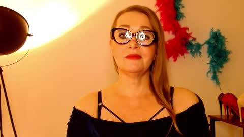 LEA online show from 02-25-25, 03:05