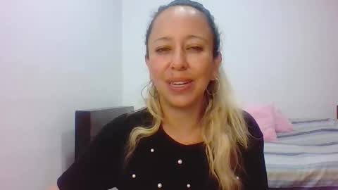 Snapshot of leah_susman chatting on 11-10-25, 12:59 leah_susman online show from 11-10-25, 12:59