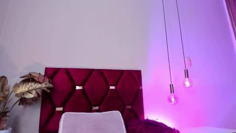 Snapshot of leahcaarter chatting on 02-18-25, 09:53 Leah Carter online show from 02-18-25, 09:53