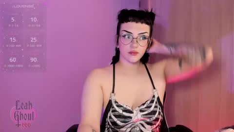 Snapshot of leahghoul666 chatting on 02-25-25, 02:58 Leah Independent Model OF leahghoul666 online show from 02-25-25, 02:58