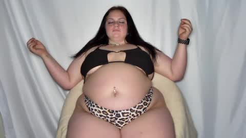 Snapshot of leahjewel chatting on 06-18-26, 12:44 Leah jewel online show from 06-18-26, 12:44