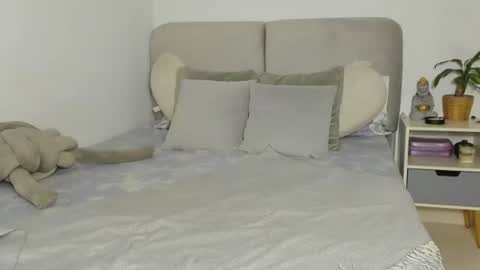   online show from 06-14-26, 06:48