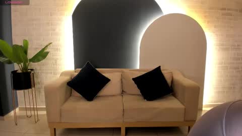 Snapshot of leahnovac chatting on 10-04-25, 11:08 leahnovac online show from 10-04-25, 11:08