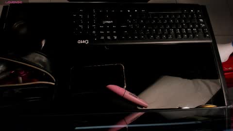 Snapshot of leahnovac chatting on 10-06-25, 11:07 leahnovac online show from 10-06-25, 11:07