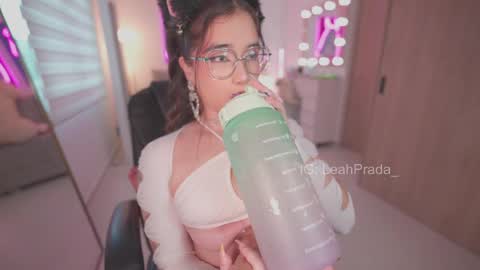 Snapshot of leahprada_ chatting on 05-15-26, 10:17 Instagram Leahprada online show from 05-15-26, 10:17