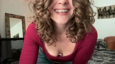 Leah Sparkles online show from 10-29-25, 03:58