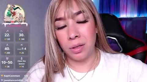 Snapshot of leahtemptation chatting on 12-25-24, 10:17 leah online show from 12-25-24, 10:17