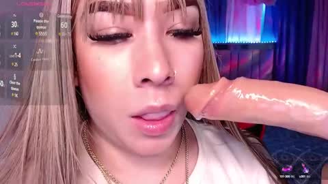 Snapshot of leahtemptation chatting on 01-03-25, 11:35 leah online show from 01-03-25, 11:35