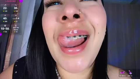 Snapshot of leahtemptation chatting on 09-21-25, 10:17 leah online show from 09-21-25, 10:17