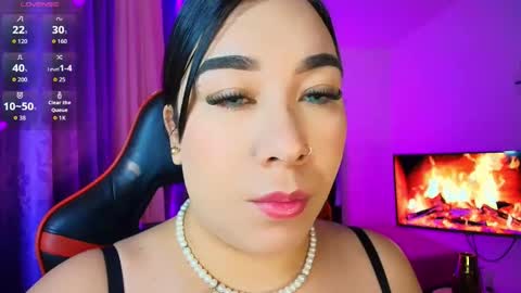 Snapshot of leahtemptation chatting on 10-24-25, 10:33 leah online show from 10-24-25, 10:33