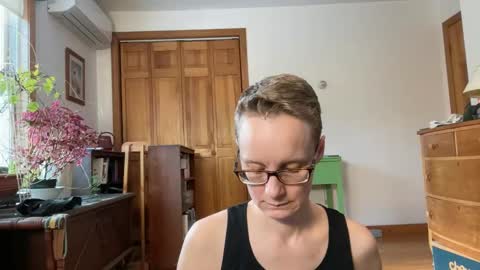 Lee online show from 02-18-25, 03:43