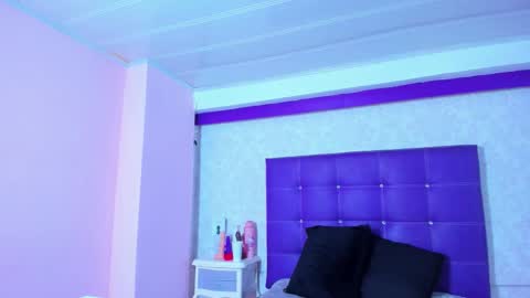 leamoreau__ online show from 11-29-25, 12:19