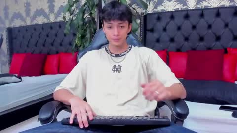 Lean online show from 04-21-26, 01:50