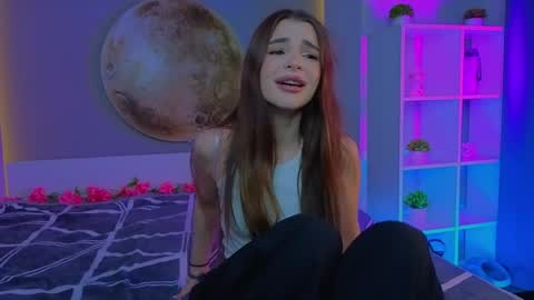 Sophie online show from 04-02-26, 07:11