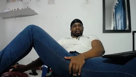 Latino hot online show from 05-15-26, 10:28