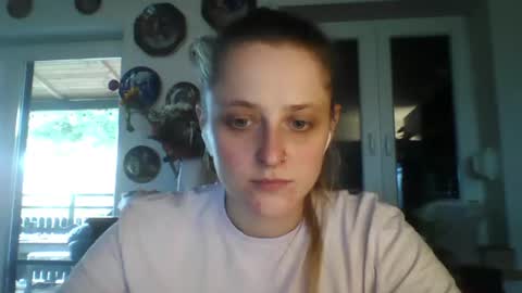 Snapshot of leapleasure chatting on 06-30-26, 04:41 Lea online show from 06-30-26, 04:41