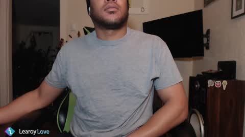 Snapshot of learoy chatting on 02-20-25, 01:30 Learoy online show from 02-20-25, 01:30