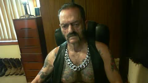 leathergreaser online show from 02-04-25, 11:49