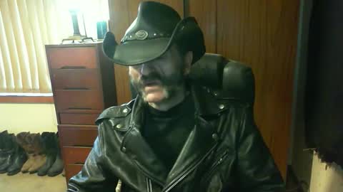 leathergreaser online show from 09-21-25, 08:43