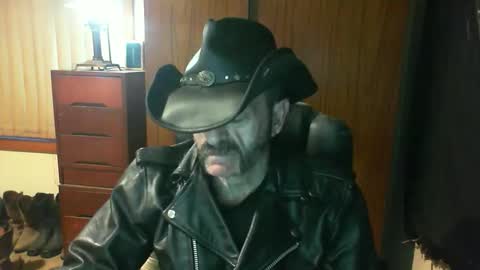 leathergreaser online show from 04-15-26, 07:58