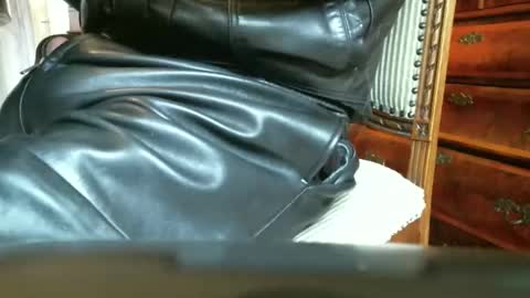 Leathermotocross online show from 12-14-24, 01:59